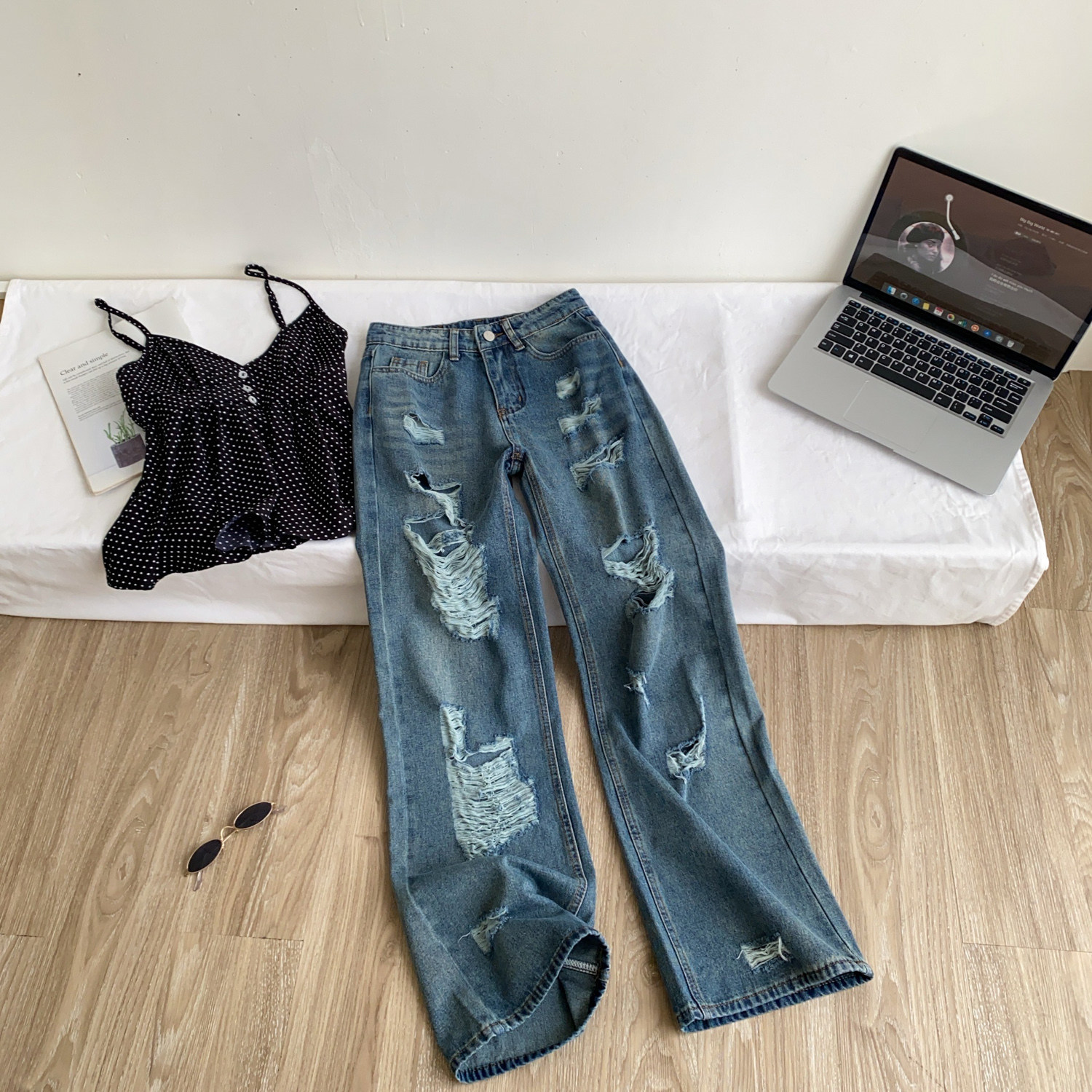 High Waisted Wide Leg Jeans for Women Korean Style Rhinestone Detail Distressed Design Casual Summer Wear Wholesale