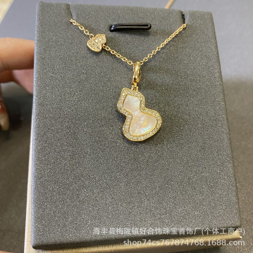 V Golden High Version Kirin Gourd Necklace Red Chalcedony Black Agate Beirut CNC Craft Double Gourd Fulu Clavicle Chain