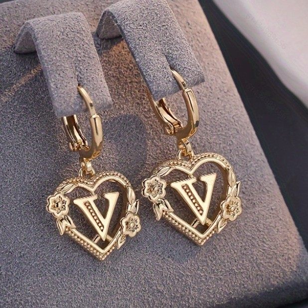 Copper Hollow Heart Letter Versatile 26-Letter Diamond Pendant Necklace Collarbone Chain