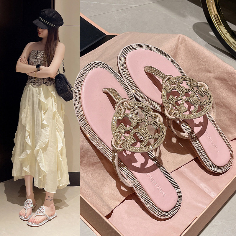 TB new round diamond flat bottom women's slippers ins European and American fashion beach cross-border toe willow nail rhinestone flip-flops