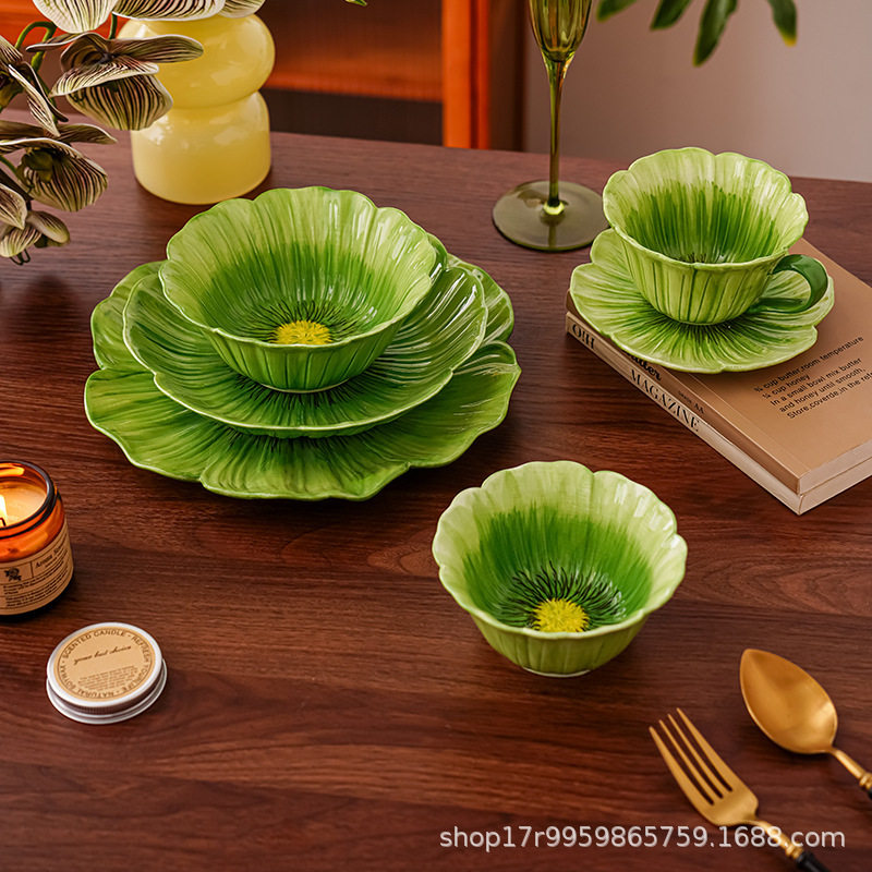 Hand-Painted Coffee Cups, Bowls and Plates with a Niche Design for Women, High-Looking Latte Cups, Beautiful Coffee Cups and Saucers Sets