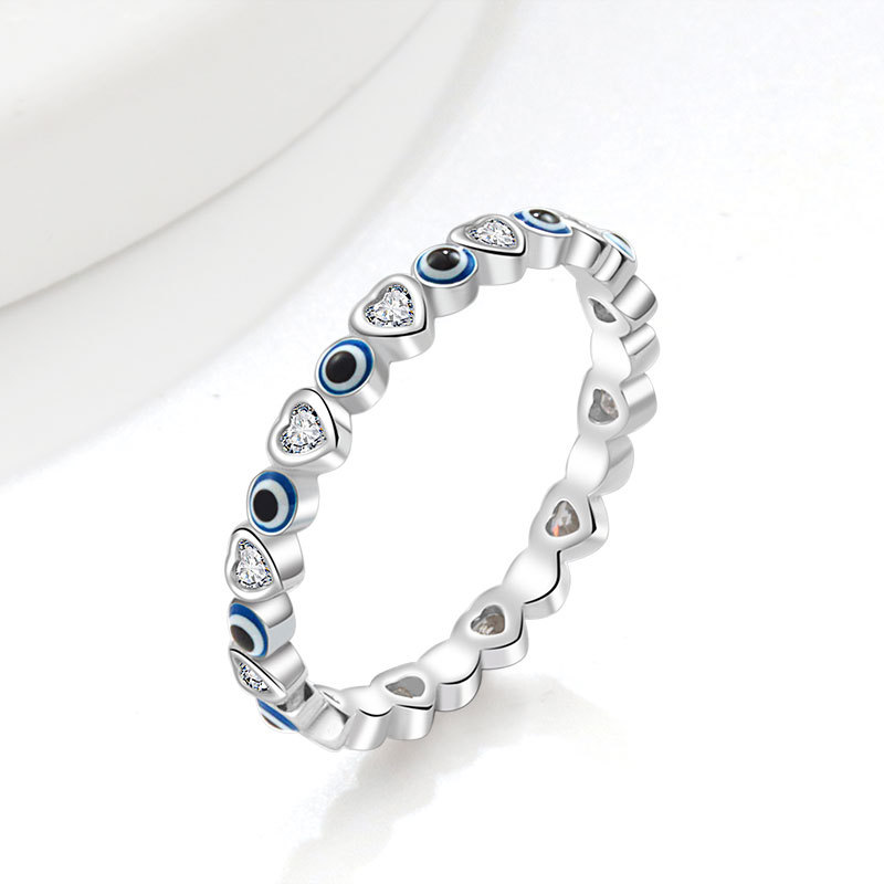 欧美跨境新款恶魔之眼爱心戒指女镶钻滴胶轻奢设计感指环现货批发