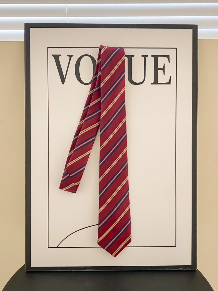 青と白の上質な赤い下の三ツツイルネクタイ - 約140cm