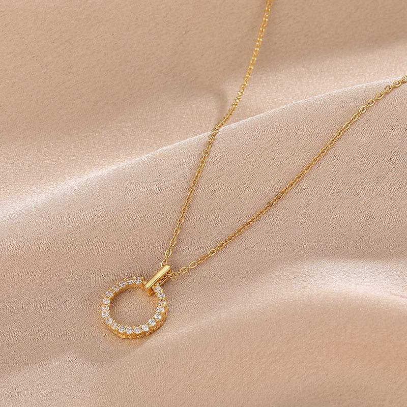 Korean titanium steel necklace female Net red temperament ins cold wind niche design sense clavicle chain rose gold pendant