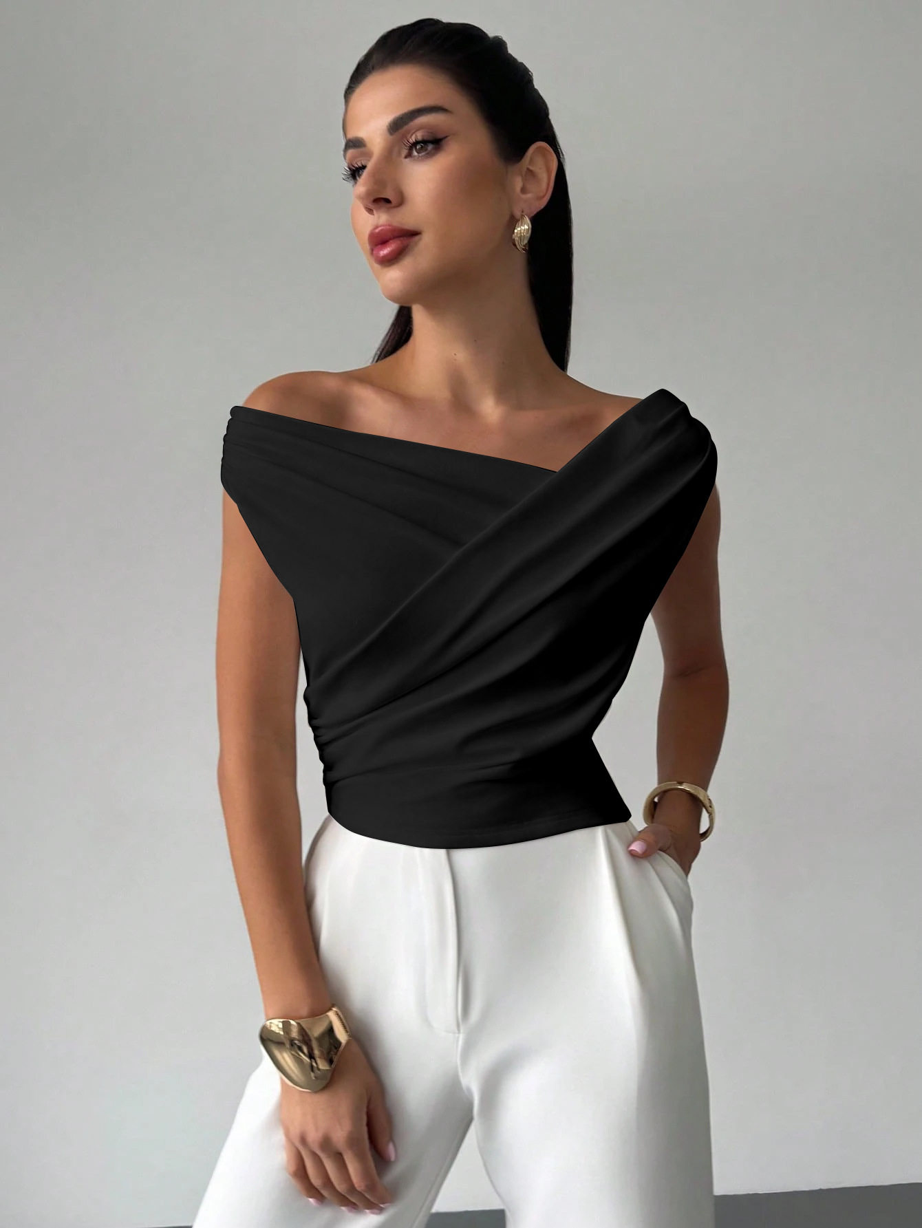 olid color sleeveless T-shirt women's simple style slanted shoulder slim slim sleeveless short top