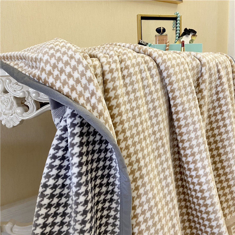 Wholesale double-layer thickened AB version of light luxury wind warm Faleirong air conditioning blanket composite carpet gift generation hair