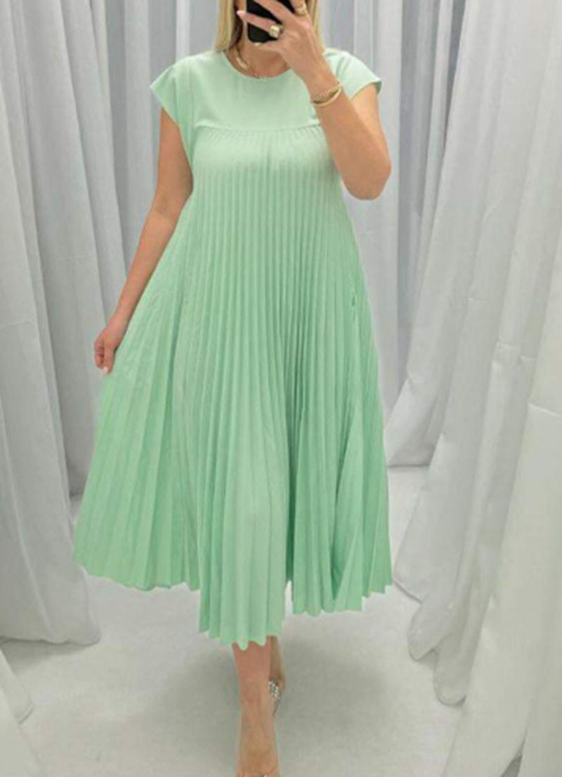 Sleeveless Pleated Dress Round Neck Fashionable Autumn Winter Style Perfect for Casual or Formal Occasions