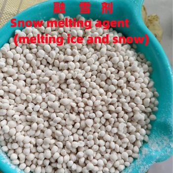 Snow Melting Agent for Roads. Sodium Chloride Content of More Than 96% for Snow Removal and Ice Melting. Large Particle Industrial Salt Snow Melting Agent