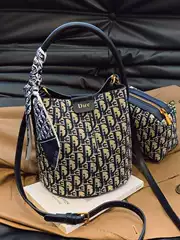 Vintage Luxury Bucket Handbag Women's 2026 New Spring High-End Versatile Commuter Shoulder Crossbody Bag