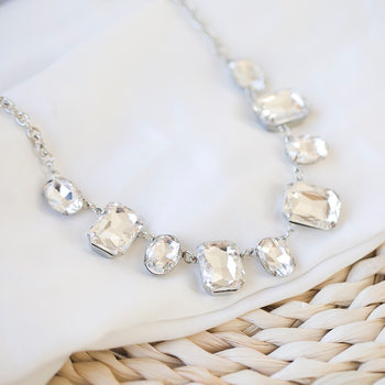 Square Diamond Simple Short Necklace, Available in Two Colors, Versatile and Stylish, Niche Design Jewelry, Quadrilateral Pendant