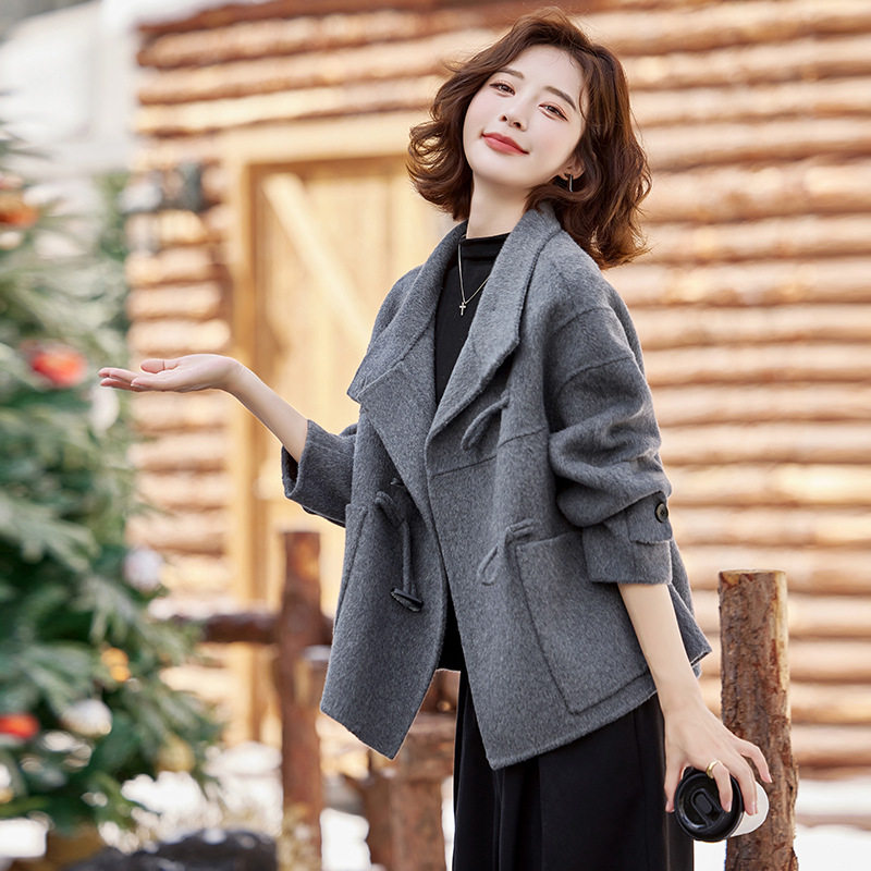 &Aacute;o Kho&aacute;c L&ocirc;ng Cừu Nữ D&aacute;ng Ngắn C&uacute;c Sừng Phong C&aacute;ch H&agrave;n Quốc M&agrave;u Đen, X&aacute;m, Trắng, Xanh Navy