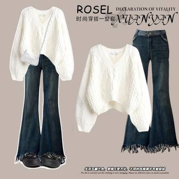 A Complete Set of Autumn and Winter Outfits for Women 2024 New Fashionable Age-Reducing Sweaters, Waist-Covering Raw Edge Jeans Two-Piece Set