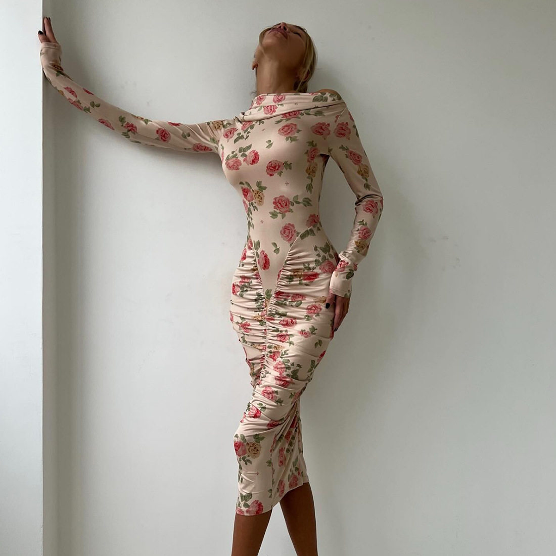 Fashionable Long Sleeve Bodycon Dress Unique Print Ruffled Design Sexy Silhouette Autumn Winter Collection