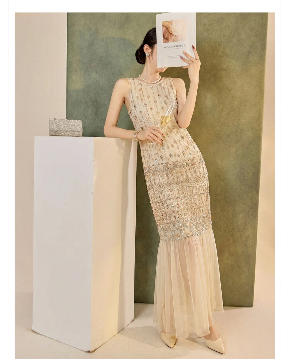 Đầm suông không tay dáng chữ A dài, thêu và đính kim sa nhẹ — Gạo Ánh Trăng (Giao hàng trong 7 ngày), Gạo Ánh Trăng (về tay bạn ngay trong ngày)