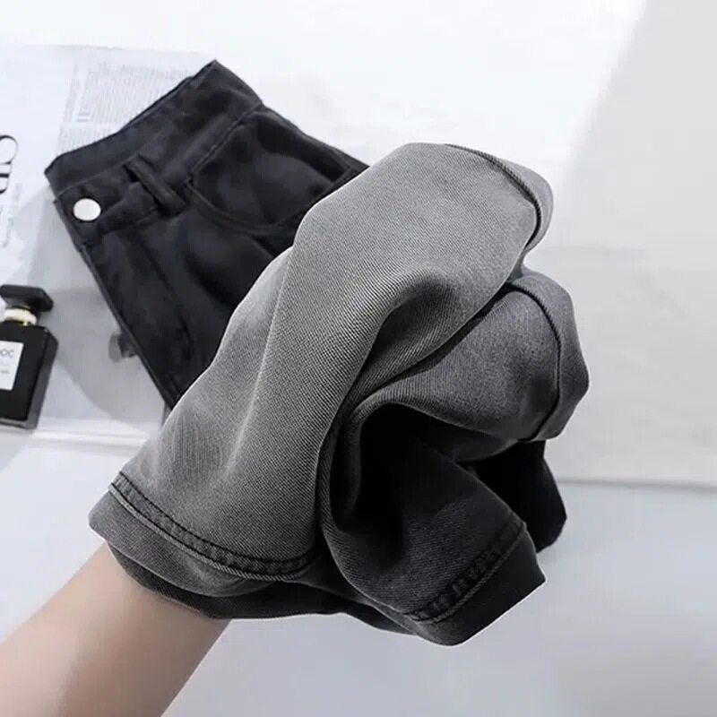 High Waisted Black Gradient Wide Leg Jeans for Women Plus Size Loose Fit Flattering Draped Design Casual Wear