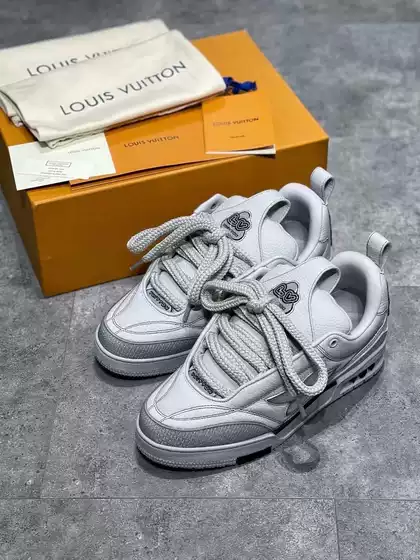 Louisvuittonskat Fashionable Round-Toe Lace-Up Low-Top Height-Increasing Breathable Sneakers for Men and Women in Black