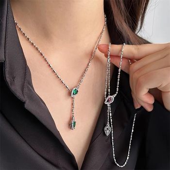Snake-Shaped Emerald Snake Necklace for Women in Their Zodiac Year, New Sweet and Cool Style, Simple Design, Cool Style Jewelry for Women