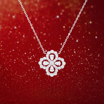 Sparkling Diamond Four-Leaf Clover Necklace for Women, Light Luxury High-End Pendant, 2025 New Titanium Steel Non-Fading Clavicle Chain Wholesale