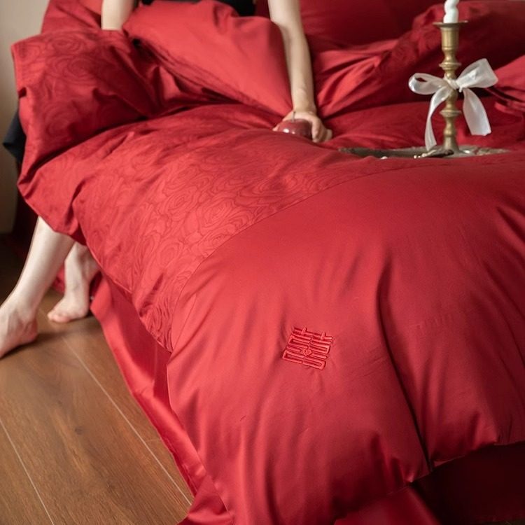 Red wedding festive skin-friendly cotton four-piece satin jacquard high-end wedding men's and women's bedding wholesale