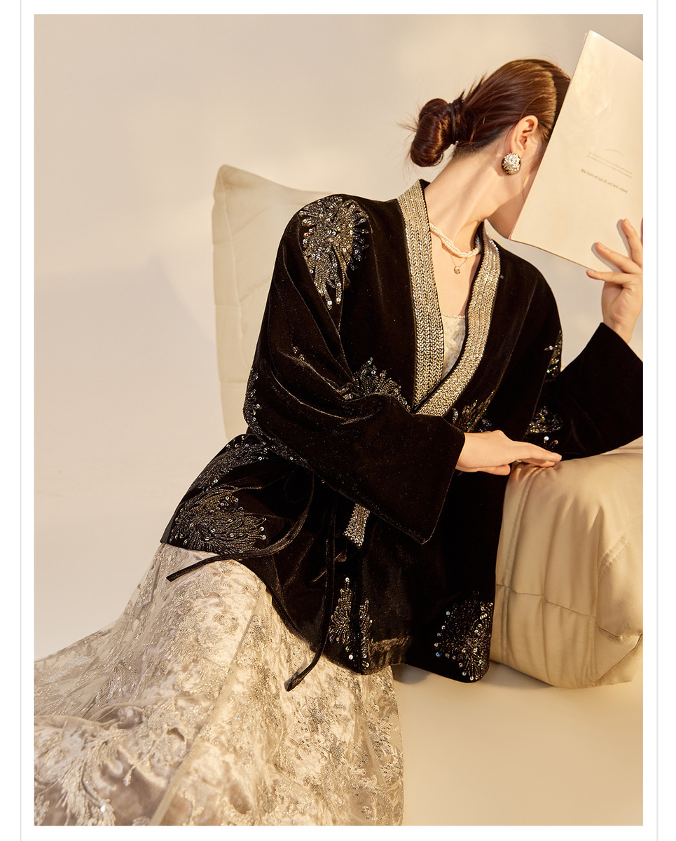Áo khoác nữ dài tay cổ chữ V thêu đính cườm chất liệu nhung — Đen đá obsidian (giao hàng trong 7 ngày)