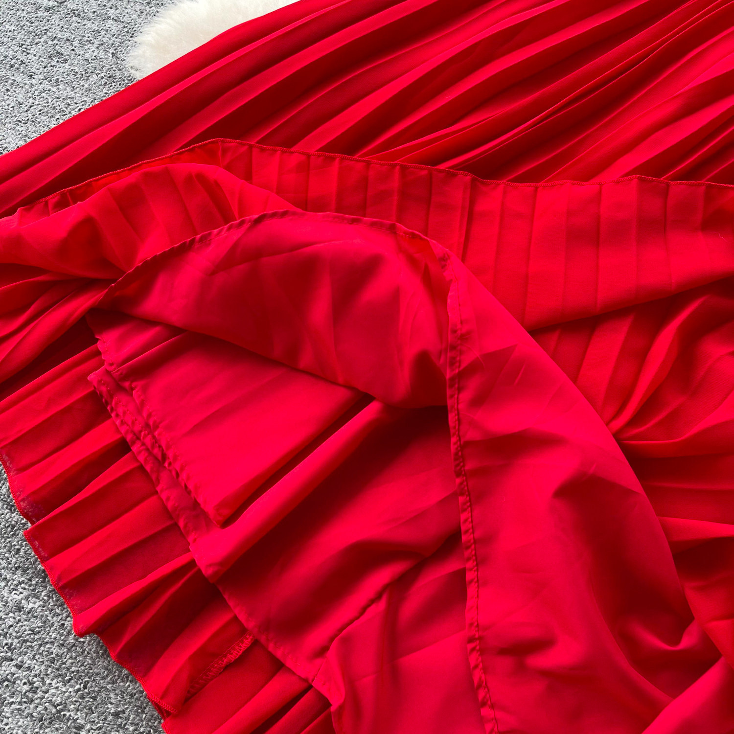 French Vacation Style Halter Neck Crop Top and Backless High Waisted Pleated Skirt Set Summer Fashion Slim Fit Elegant