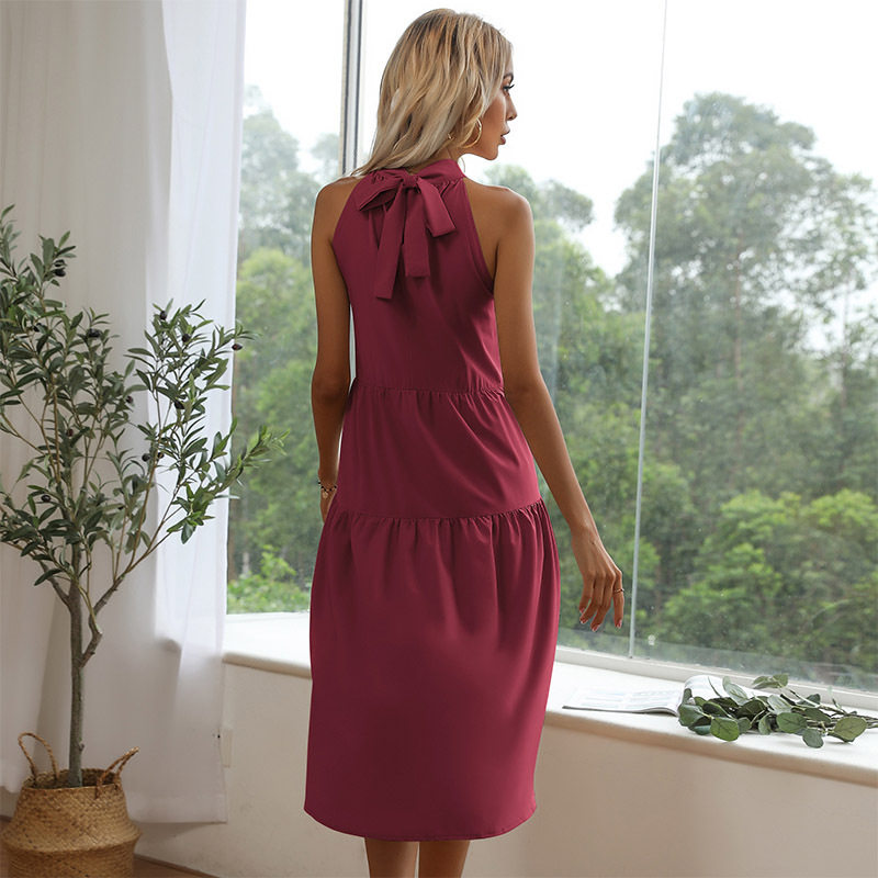 Summer Evening Dress Solid Color Halter Neck Slim Fit Waist Defined Perfect for Parties and Formal Events