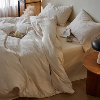 High-End Accessible Luxury Class a 100 Cotton Embossed Jacquard Thickeneded Brushed Four-Piece Set Autumn and Winter Warm and Skin-Friendly Bedding