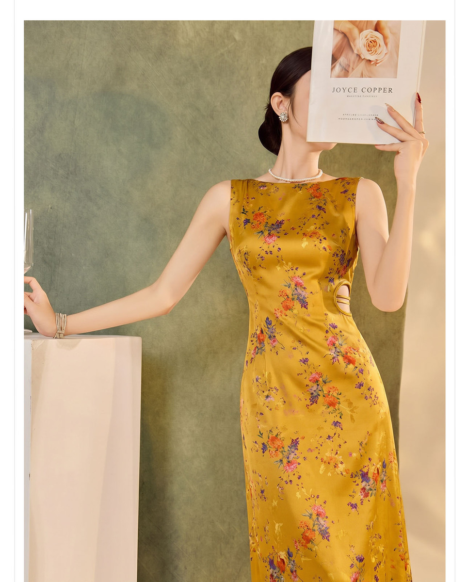 Đầm dây hai dây họa tiết hoa in kim tuyến dáng dài thanh lịch — màu vàng