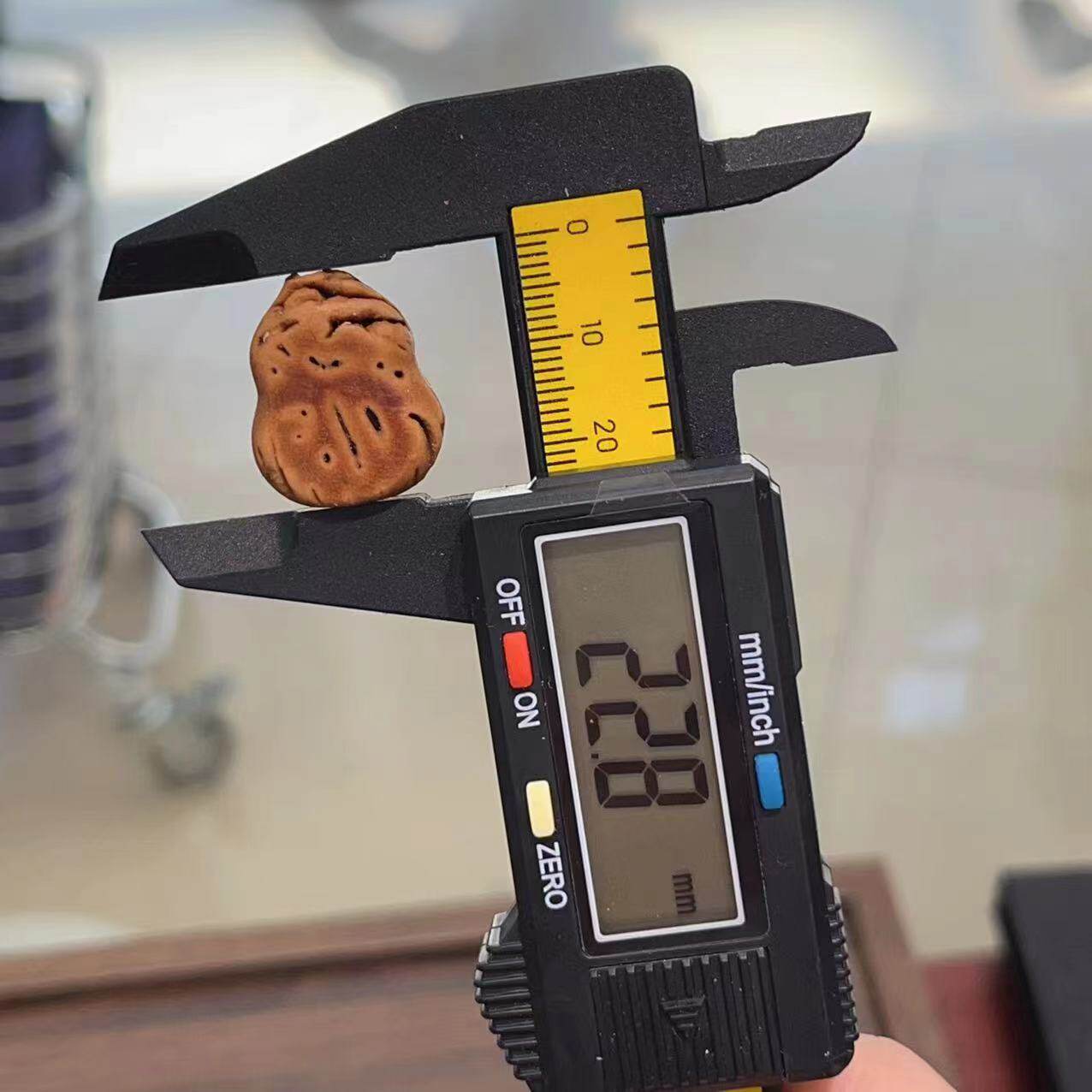 Walnut Carving Gourd Wen Play Hand-woven DIY Jewelry Accessories Accessories Scattered Beads Beaded Upper and Lower Holes