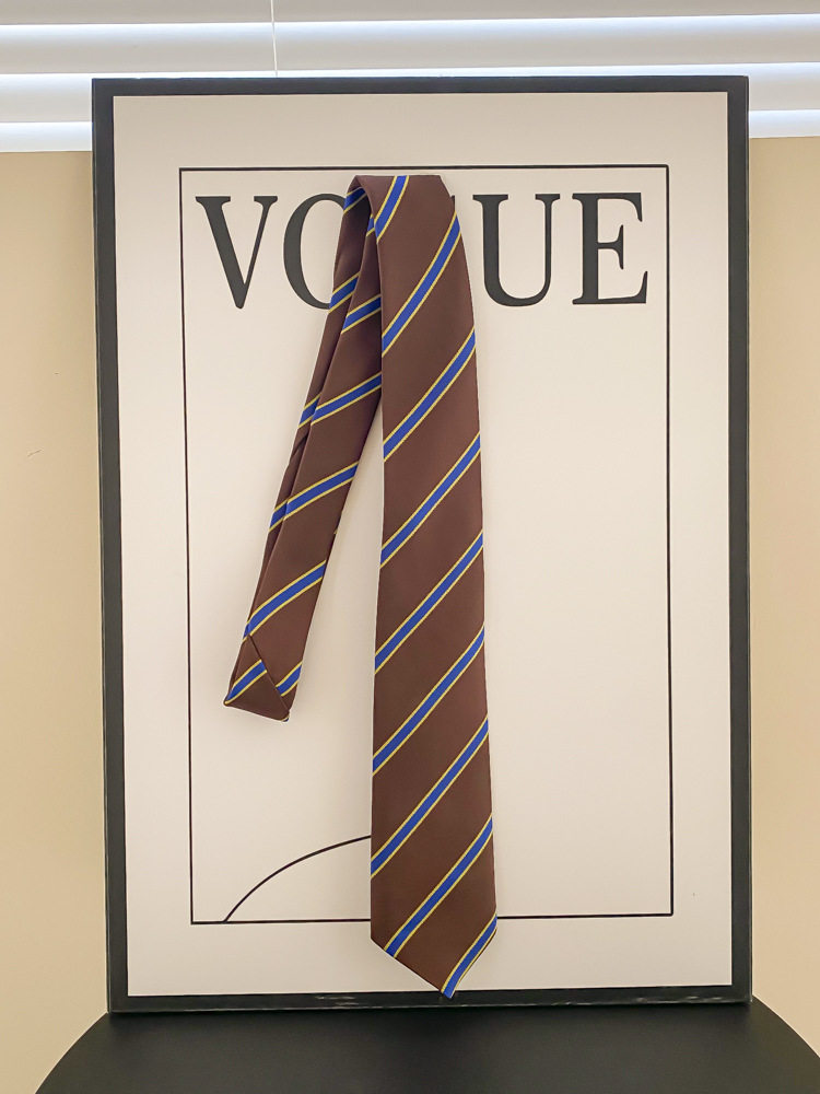 イエローとブルーの厚手ツイルブラウンボトムネクタイ - 約140cm