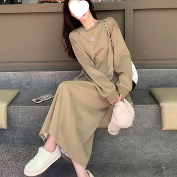 Early Autumn Fashion Suit for Women Who Are Slightly Fat and Slimming Look Internet Celebrity Age-Reducing Lazy Style Sweatshirt and Skirt Two-Piece Set Trendy Pure Color