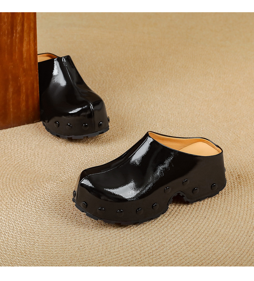 Mule nữ da bò mũi bọc đinh tán đế dày 6cm — màu đen, Màu trắng