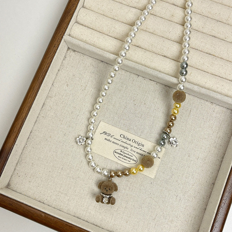 植毛ヒグマのカラフルなビーズ ネックレス