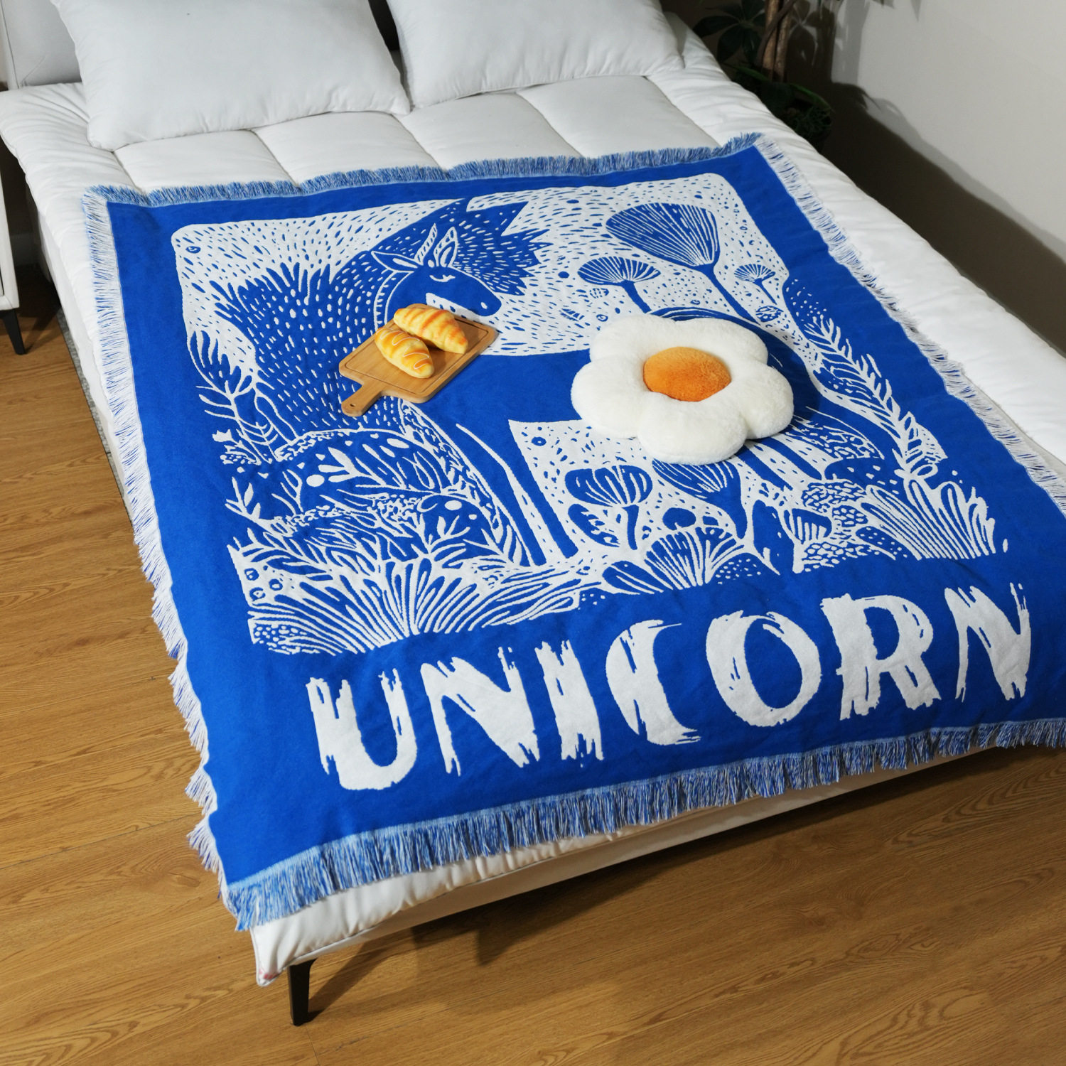 New Cartoon Anime Style Decorative Tapestries Jacquard Line Blanket Car Nap Cover Blanket Double Sided Available Gift Blanket Hot Sale