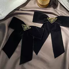 French-Style P Brand Small Chanel-Style Black Velvet Bow Hairpin for Women 2023 Elegant Top Clip Spring Clip for the Back of the Head