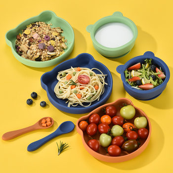 Baby silicone plate complementary bowl cartoon one-piece bear silicone bowl children's spoon feeding tableware set Wholesale