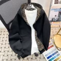 Black houndstooth pattern
