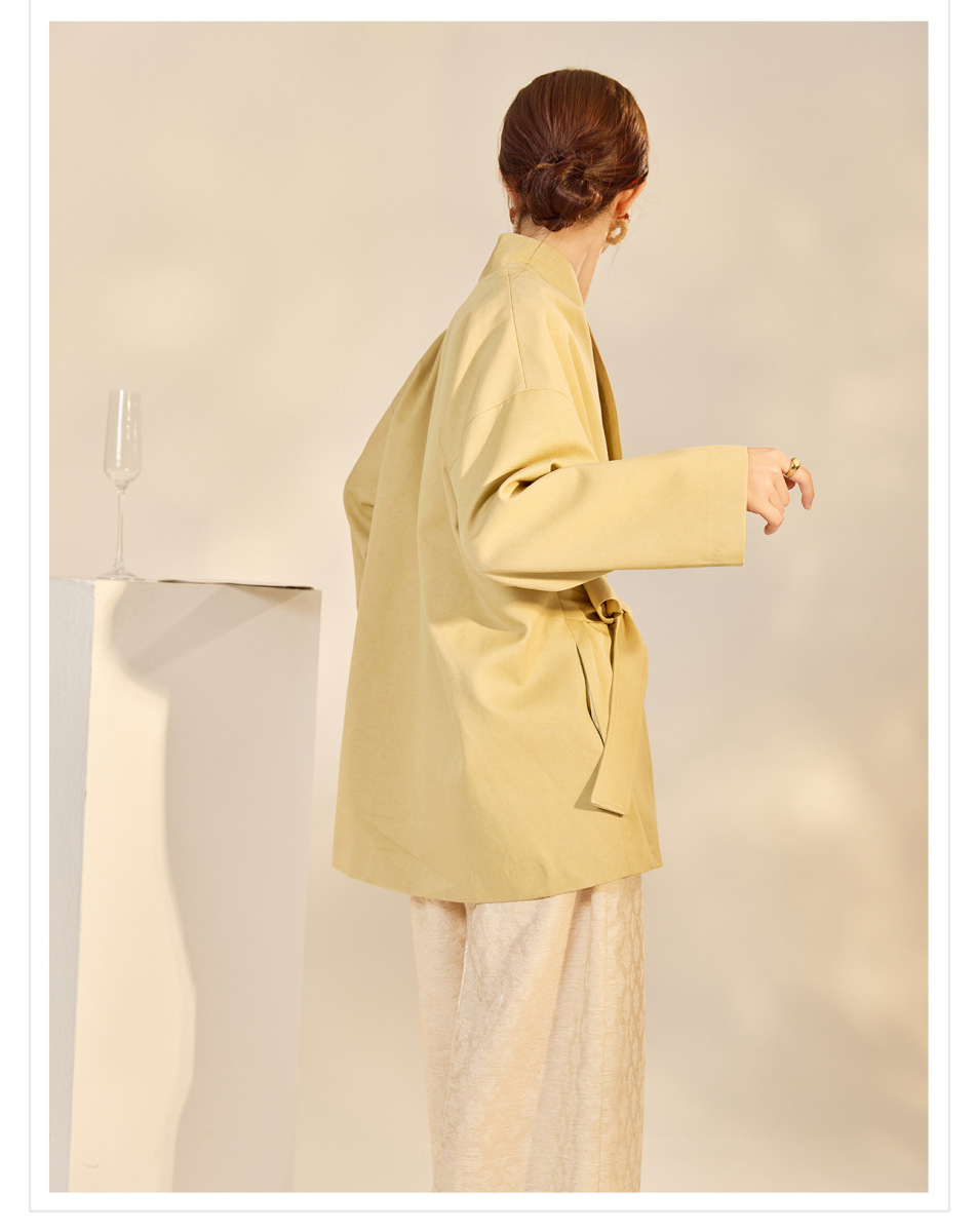 Áo khoác nữ dáng rộng thắt eo dây buộc, cổ V thêu đính hạt cao cấp — Hồng vàng (giao hàng 7 ngày)