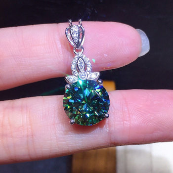 3 karat Eight Heart and Eight Arrows Plating PT950 Simulation Blue and Green Imported Mosan Diamond Net Red Live Selling New Pendant Women