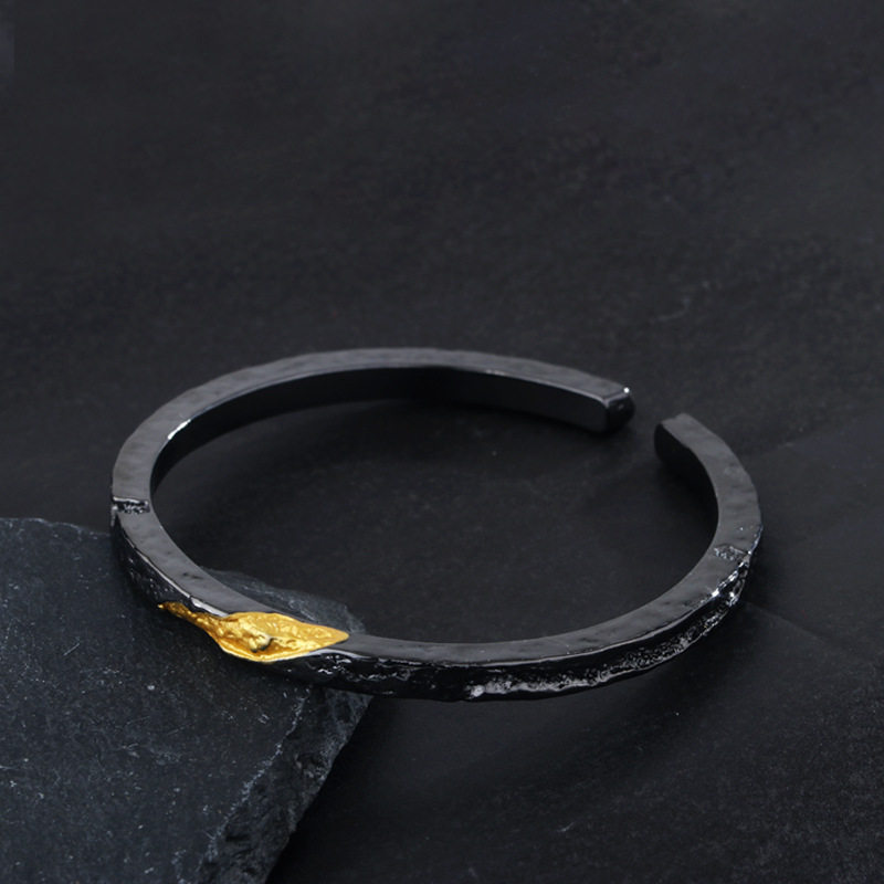 Xinqi jewelry black flowing fire Bracelet Men's trendy cold wind dark style gold texture men's solid bracelet