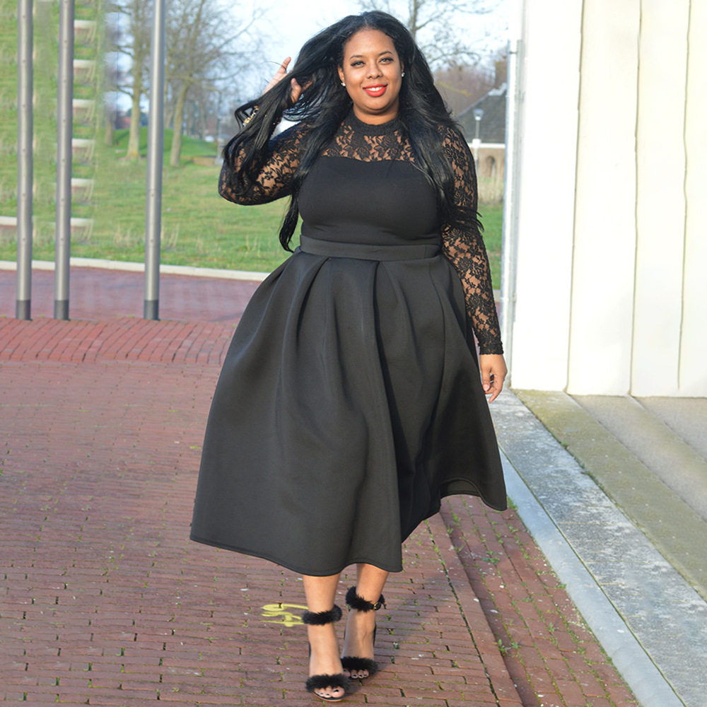 Spliced ​​Lace Large Size Dress Round Neck Sexy Long Dress