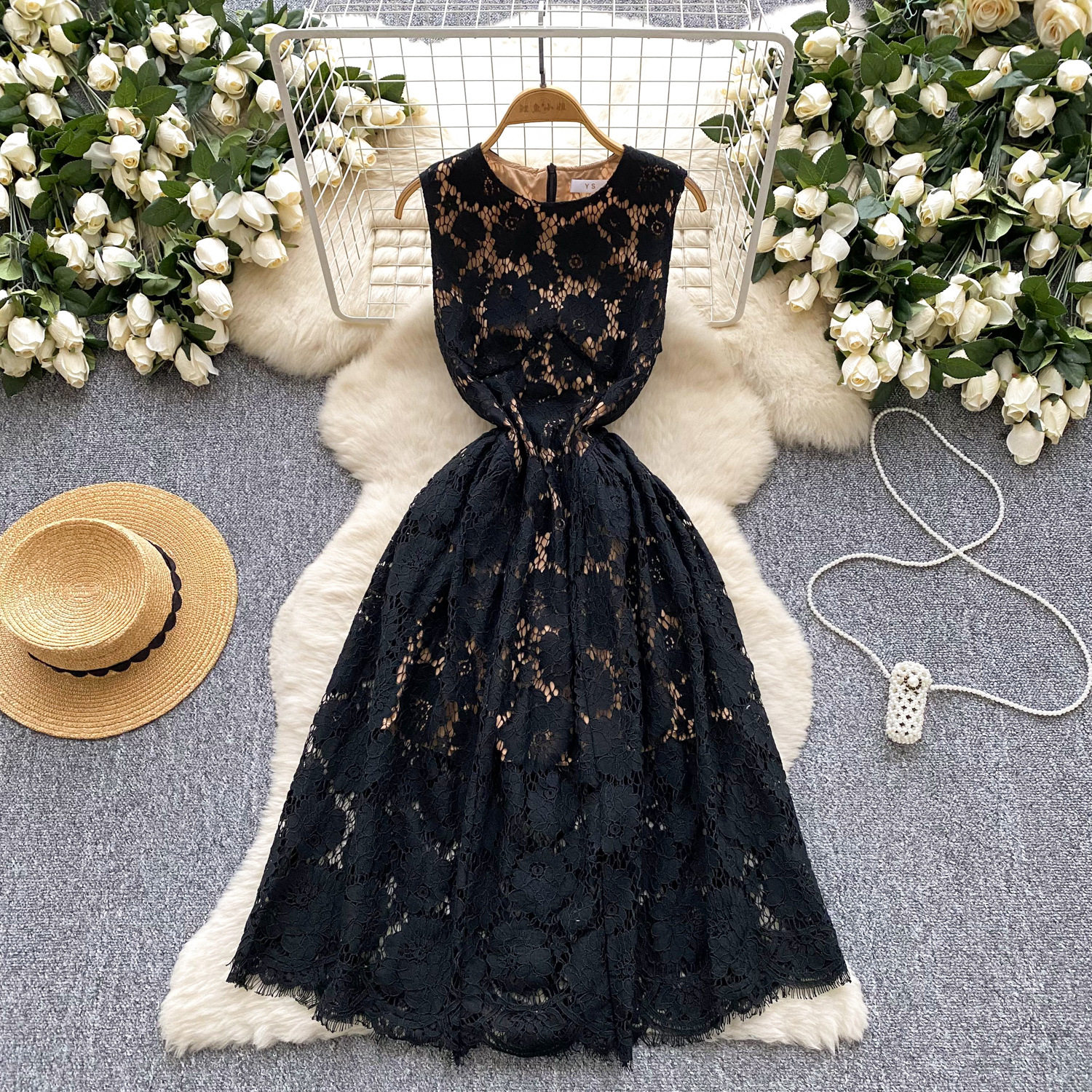 Sleeveless Lace Dress for Women Elegant A Line Silhouette Summer Evening Wear