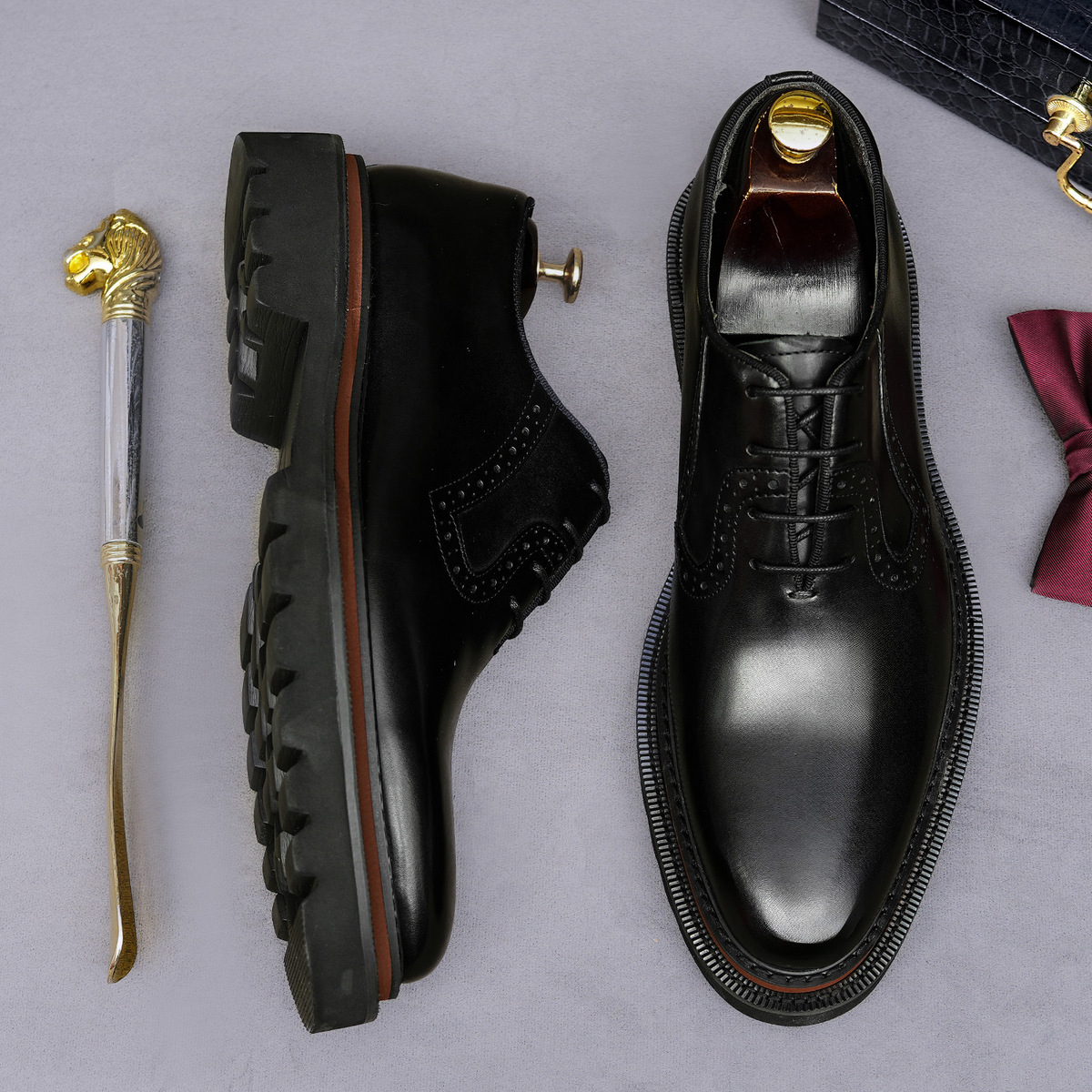 Giày Oxford nam da bò đế dày chạm khắc brogue mũi tròn — màu đen, Màu be