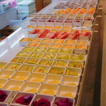 A8 melamine water wrapped soup spring spa self-service square fruit dish can be superimposed seafood hot pot square box tableware