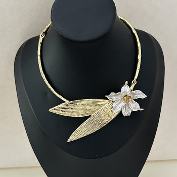 Exaggerated Design Metal Leaf Oil Drop Swallowtail Flower Choker Fashion Temperament Collarbone Chain Necklace