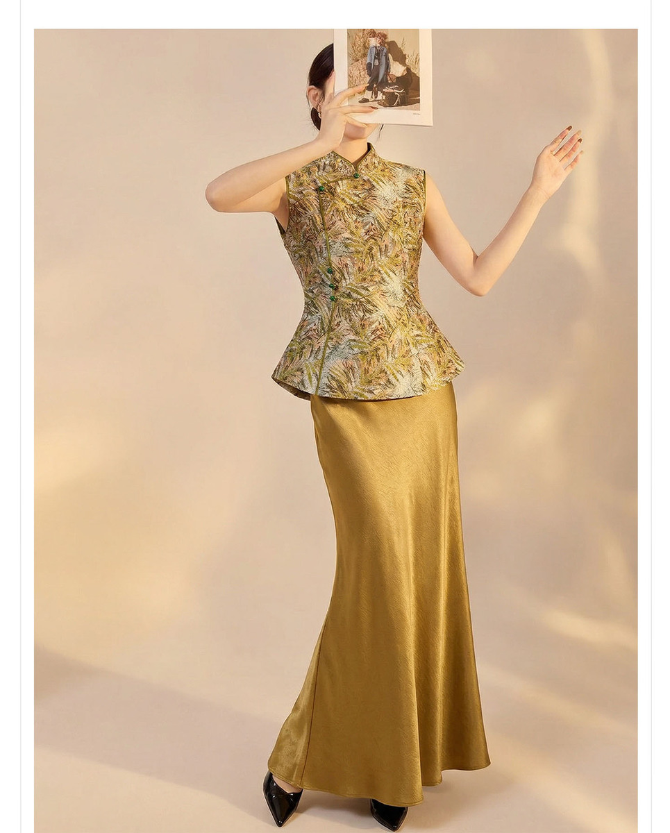 Bộ áo gile dệt jacquard cổ cao không tay kèm chân váy dài chữ A họa tiết hoa — Chân váy vàng hổ phách (giao hàng trong 7 ngày), Chân váy xanh lá trúc (giao hàng trong 7 ngày), Áo gile dệt jacquard (giao hàng trong 7 ngày), Áo gile dệt jacquard (giao hàng trong ngày)