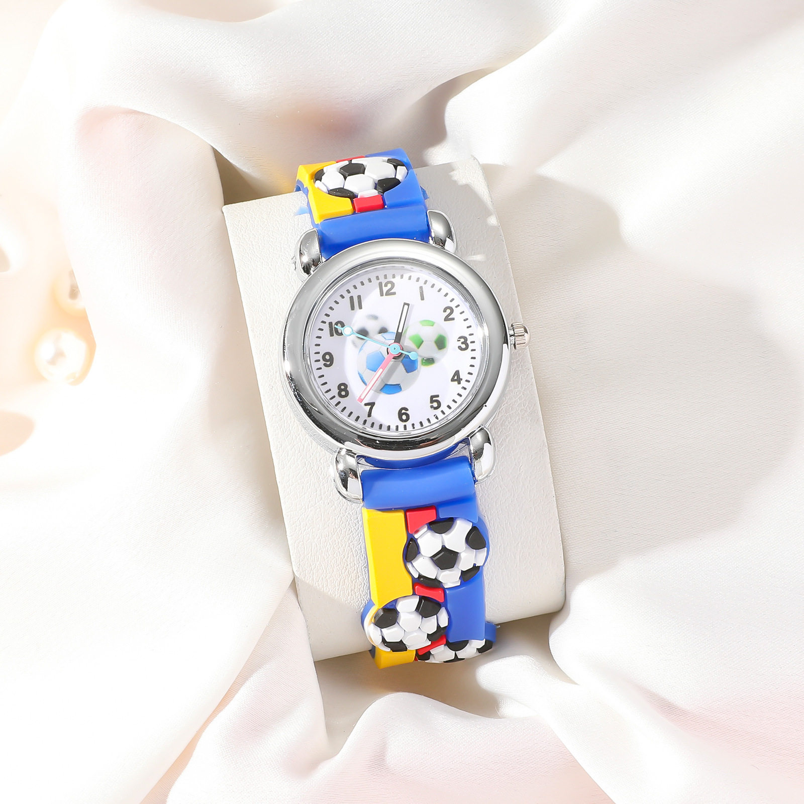 Spot Children's Popular Cartoon Football Silicone Quartz Watch Boy Student Large Dial