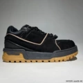 05 Small Black/Brown