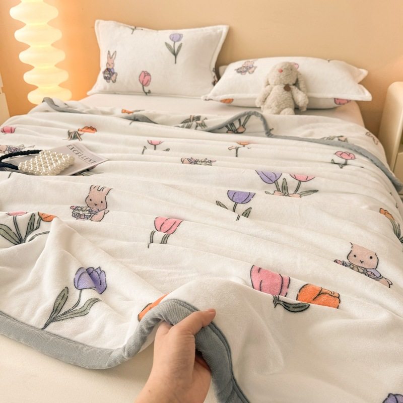 Flannel Blanket, Nap Blanket, Universal for All Seasons, Cloud Mink Velvet Simple Blanket, Double-Sided Velvet Blanket, Super Soft Single and Double Blanket