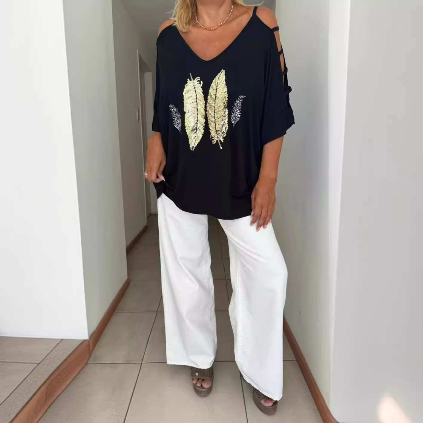 Summer Womens Fashion Top Floral Print Off Shoulder V Neck Short Sleeve Casual Wear Wholesale Available